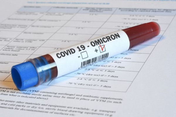 Κοροναϊός – Οι τρεις μύθοι για την Όμικρον που καταρρίπτονται
