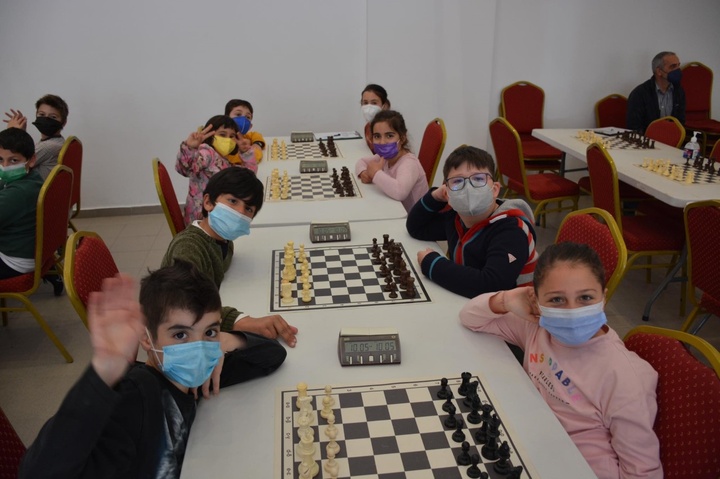 Λέρος: Κύπελα στο Σχολικό Πρωτάθλημα Δωδεκανήσου στο Σκάκι από δύο μαθητές