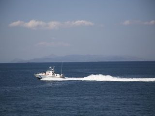 Λέρος: Εντοπισμός 32 αλλοδαπών στο &#8220;Νταμάρι&#8221; και σύλληψη του διακινητή τους