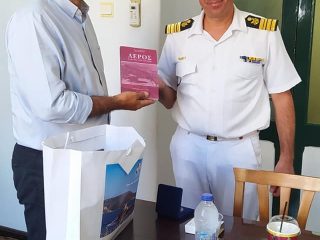 Λέρος: Επίσκεψη απερχόμενου και νέου Λιμενάρχη στο γραφείο Δημάρχου