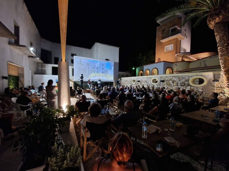 ΛΕΡΟΣ: ΑΝΟΙΞΕ ΤΙΣ ΠΥΛΕΣ ΤΟΥ Ο ΝΕΟΣ ΘΕΡΙΝΟΣ ΚΙΝΗΜΑΤΟΓΡΑΦΟΣ ΣΤΟ ΛΑΚΚΙ