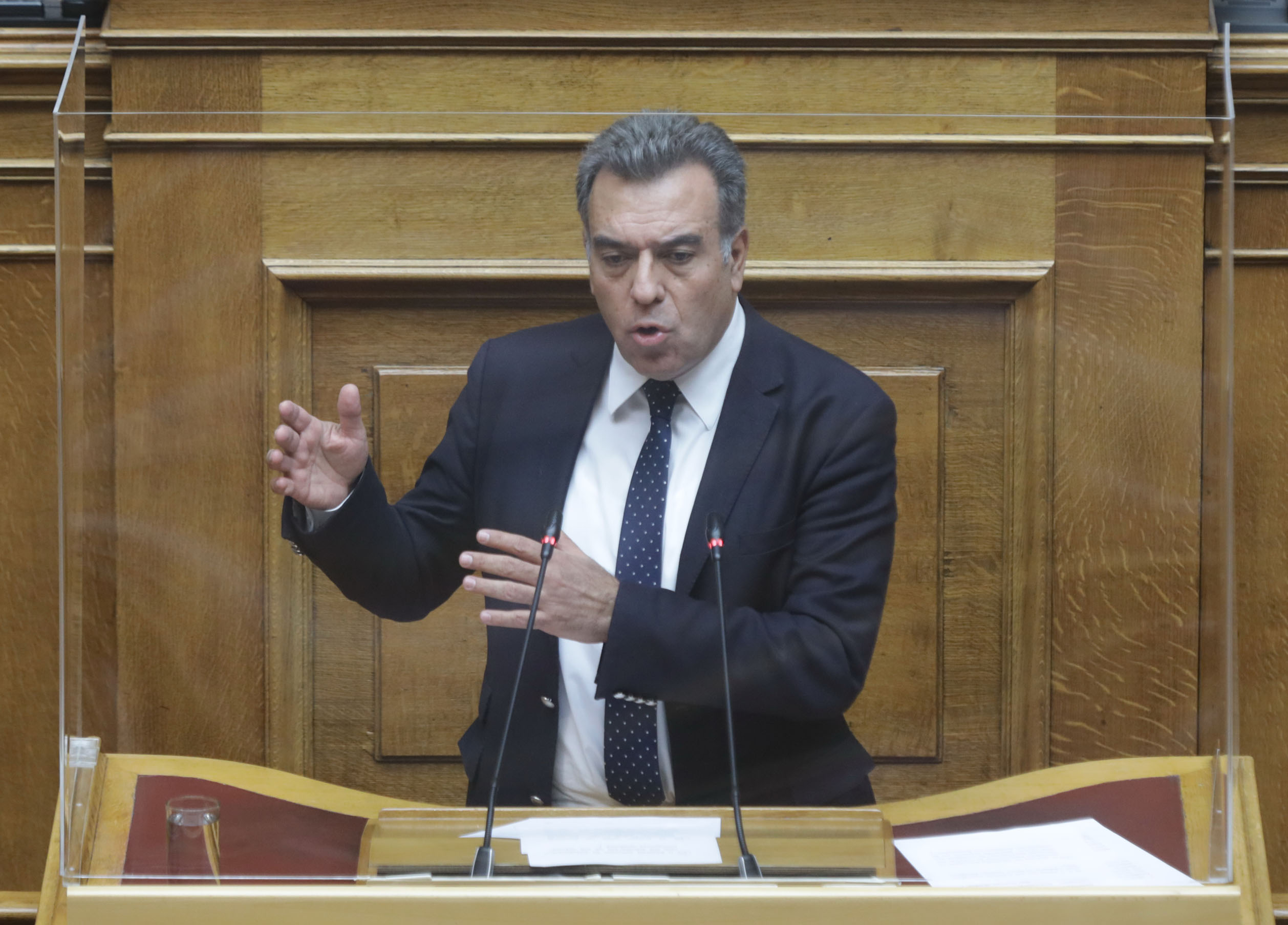 Το κτιριακό πρόβλημα του Α.Τ. Πάτμου και την ανάγκη ενίσχυσης του με προσωπικό, αναδεικνύει ο Μάνος Κόνσολας