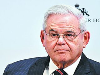 Ηχηρό μήνυμα Μενέντεζ στην Τουρκία με νέο «όχι» στα F-16: «Οι εισβολές στον ελληνικό εναέριο χώρο πρέπει να σταματήσουν»