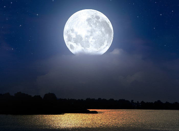 Πανσέληνος και ολική έκλειψη Σελήνης την Τρίτη – Γιατί ονομάζεται «φεγγάρι του κάστορα»