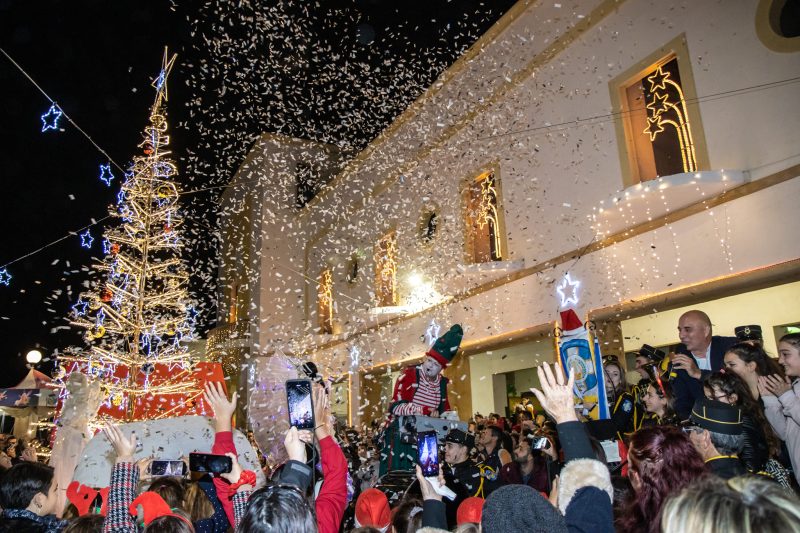Λέρος: Με επιτυχία η εκδήλωση του Δήμου για τη φωταγώγηση του Χριστουγεννιάτικου Δέντρου