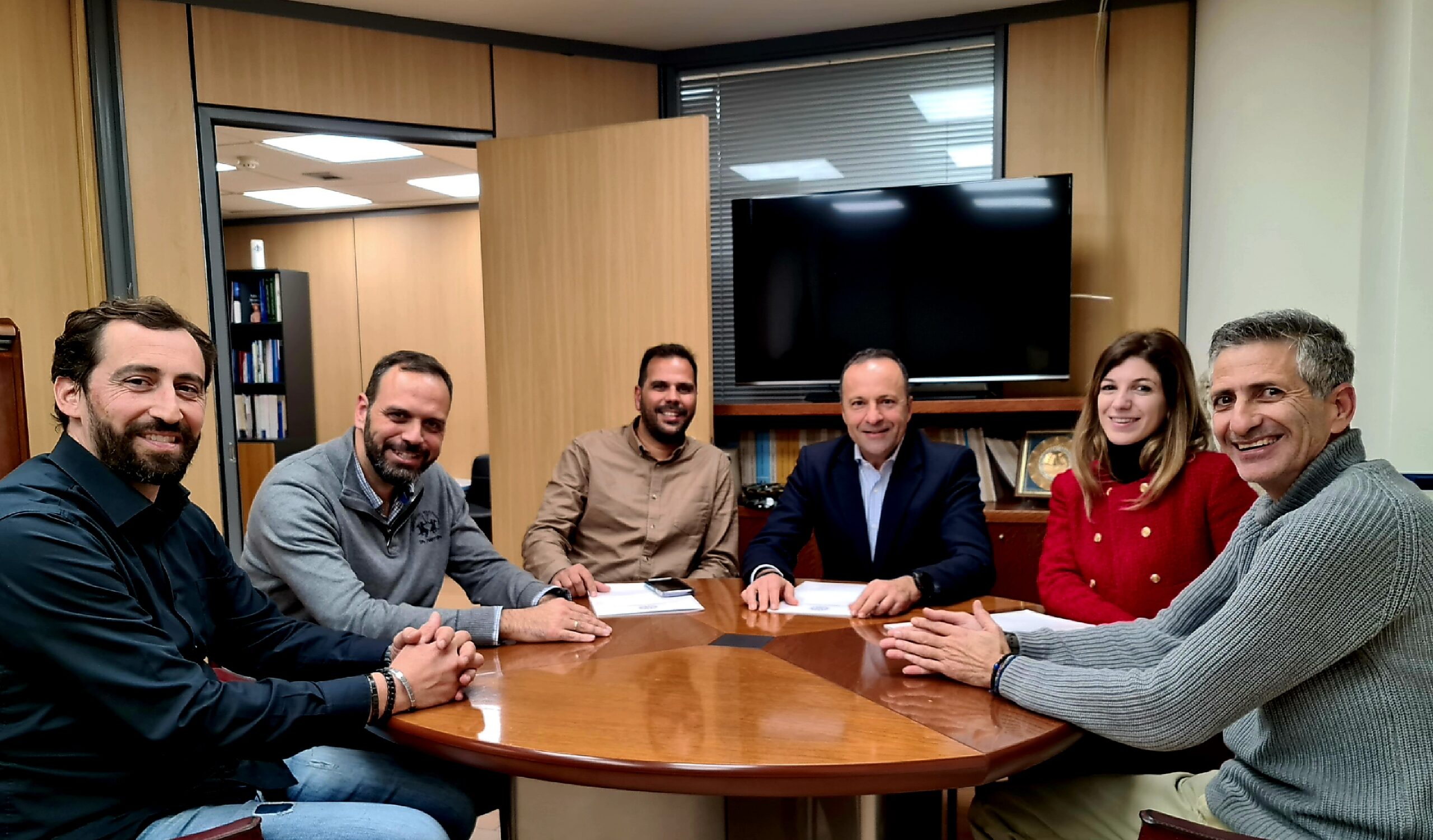 Δώρα και ευχές, σε ιδρύματα και φορείς στη Ρόδο, από τον Βασίλη Α. Υψηλάντη