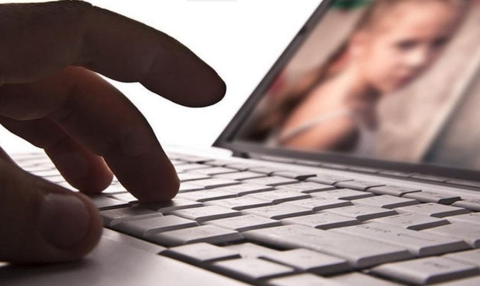 Διαδικτυακή αποπλάνηση ανηλίκων: Έρευνα που σοκάρει – Τι πρέπει να κάνουν οι γονείς