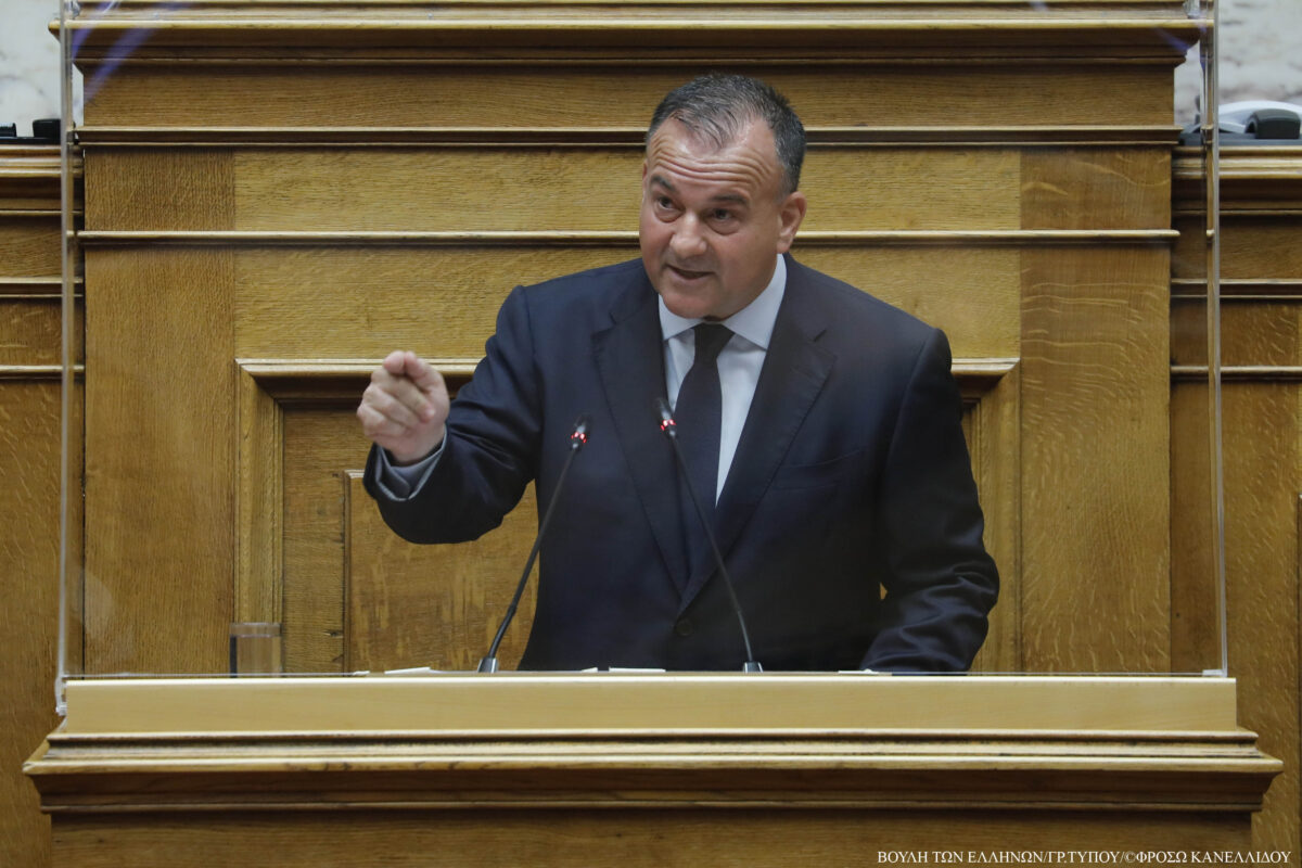 Ιωάννης Παππάς: «Το ηθικό μειονέκτημα και οι εμμονές»