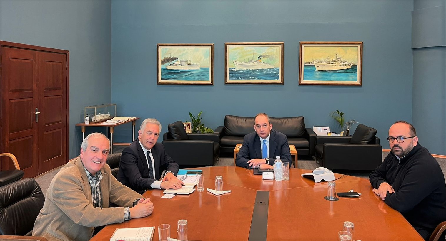 Ο Βασίλης Α. Υψηλάντης με τον Υπουργό Ναυτιλίας Γιάννη Πλακιωτάκη για τα θέματα της Ακτοπλοΐας