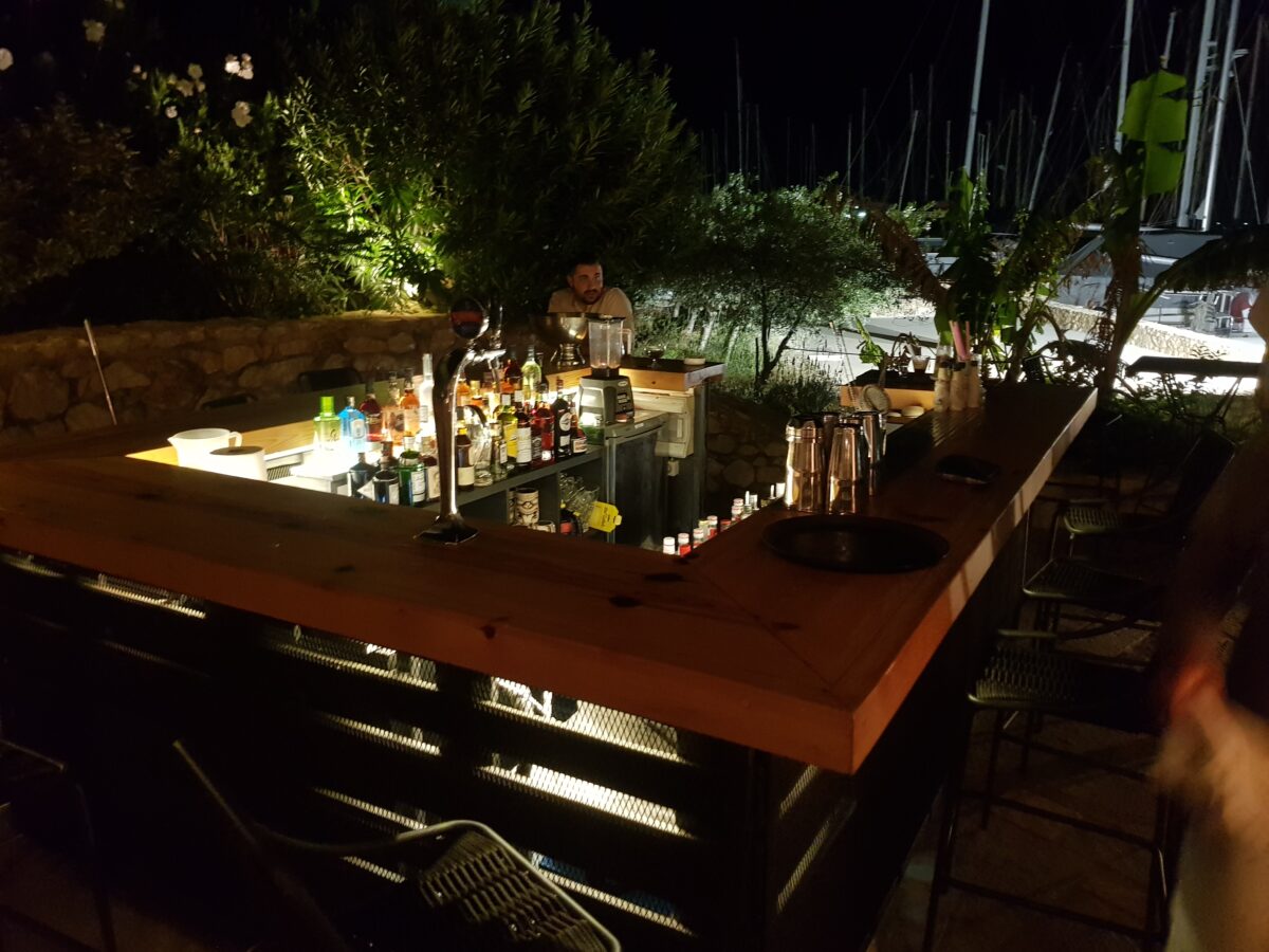 Λέρος: &#8220;Skippers Restaurant cocktail bar&#8221; &#8211; η ευχάριστη έκπληξη του καλοκαιρού