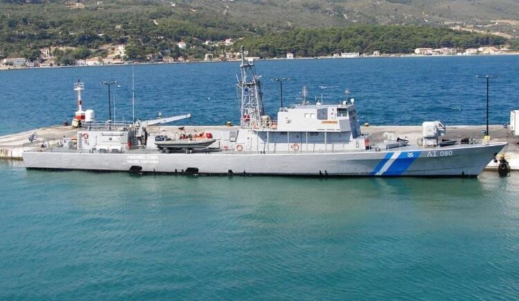 Λέρος: Γυναίκα ανάμεσα στους διακινητές που συνελήφθησαν για τη μεταφορά 68 μεταναστών από Τουρκία προς Ιταλία