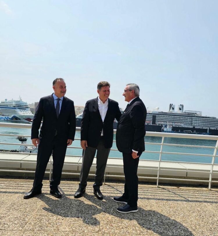 Συνάντηση της ηγεσίας του Υπ. Ναυτιλίας και Νησιωτικής Πολιτικής με τον Περιφερειάρχη Νοτίου Αιγαίου