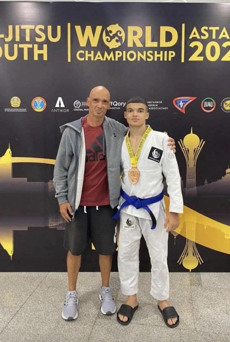 ΣΥΓΧΑΡΗΤΗΡΙΑ ΔΗΜΑΡΧΟΥ ΛΕΡΟΥ ΣΤΟΝ ΑΘΛΗΤΗ ΝΙΚΟΛΑΟ ΚΟΝΤΟΚΩΣΤΑ