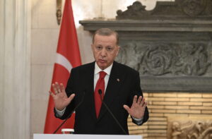 Τουρκικές εκλογές: Η διαχείριση της ήττας από τον Ερντογάν – Πρώτο «θύμα» το οικονομικό επιτελείο