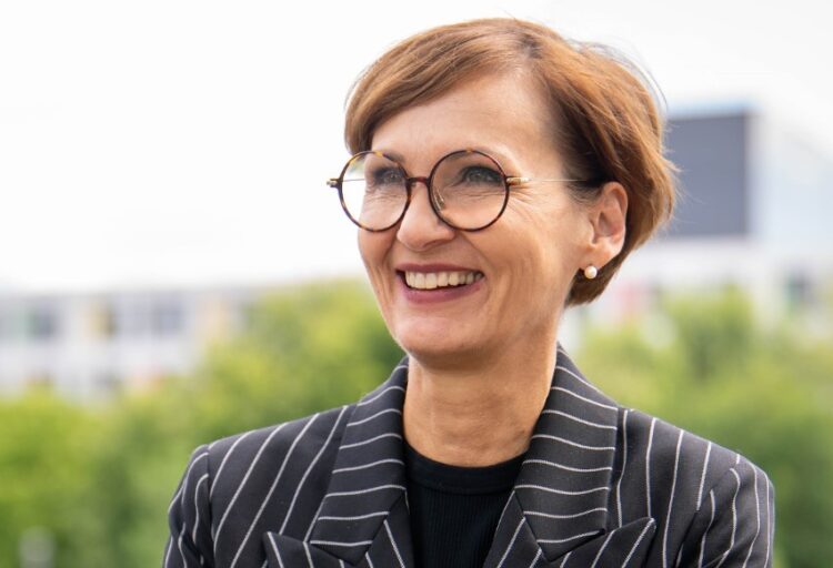 Γερμανία: Σάλος με τις δηλώσεις της υπ. Παιδείας -«Τα σχολεία να προετοιμάζουν τους μαθητές για πόλεμο»