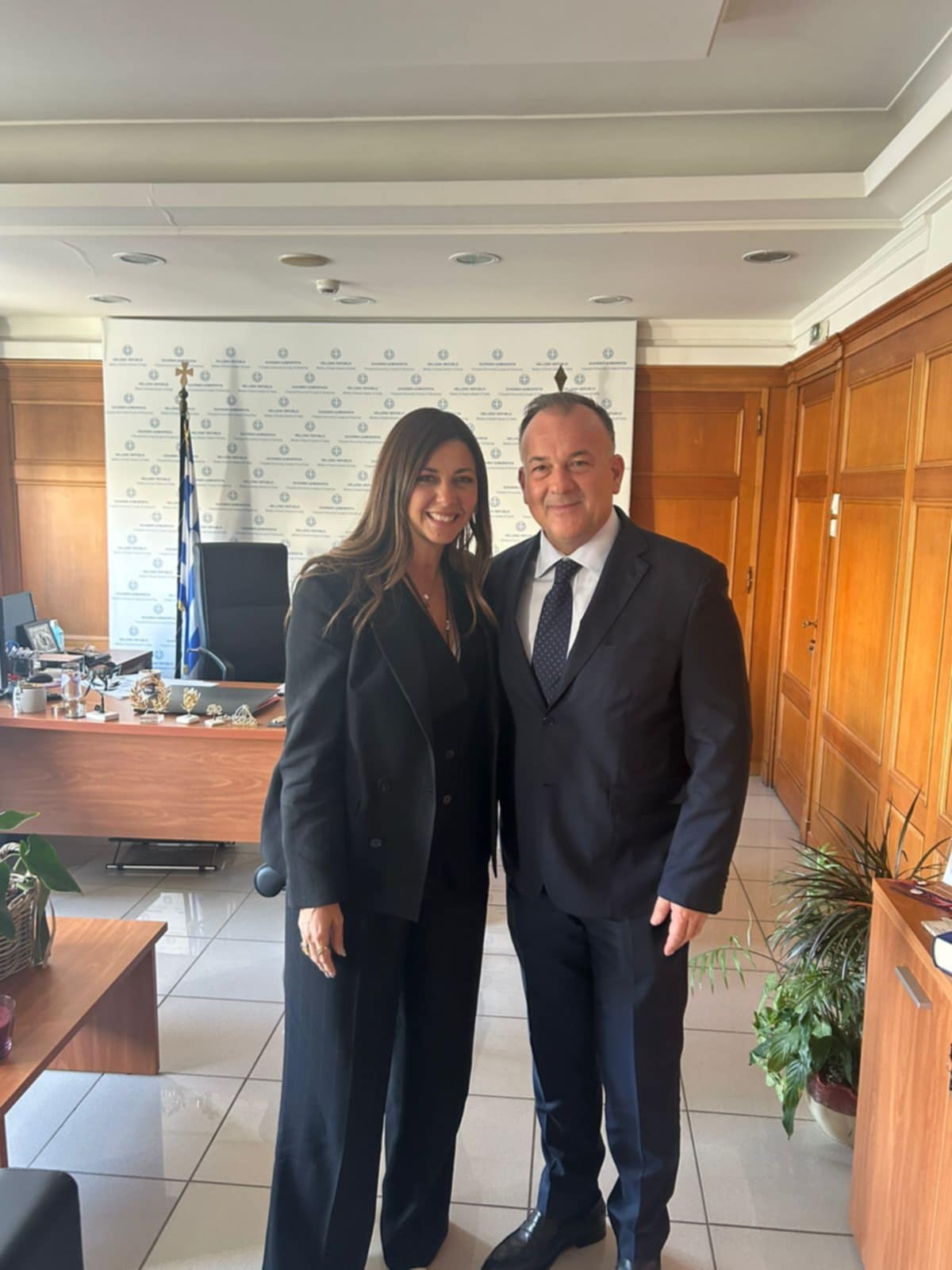 Συνάντηση του Γιάννη Παππά με την Υπουργό Κοινωνικής Συνοχής και Οικογένειας κ. Ζαχαράκη