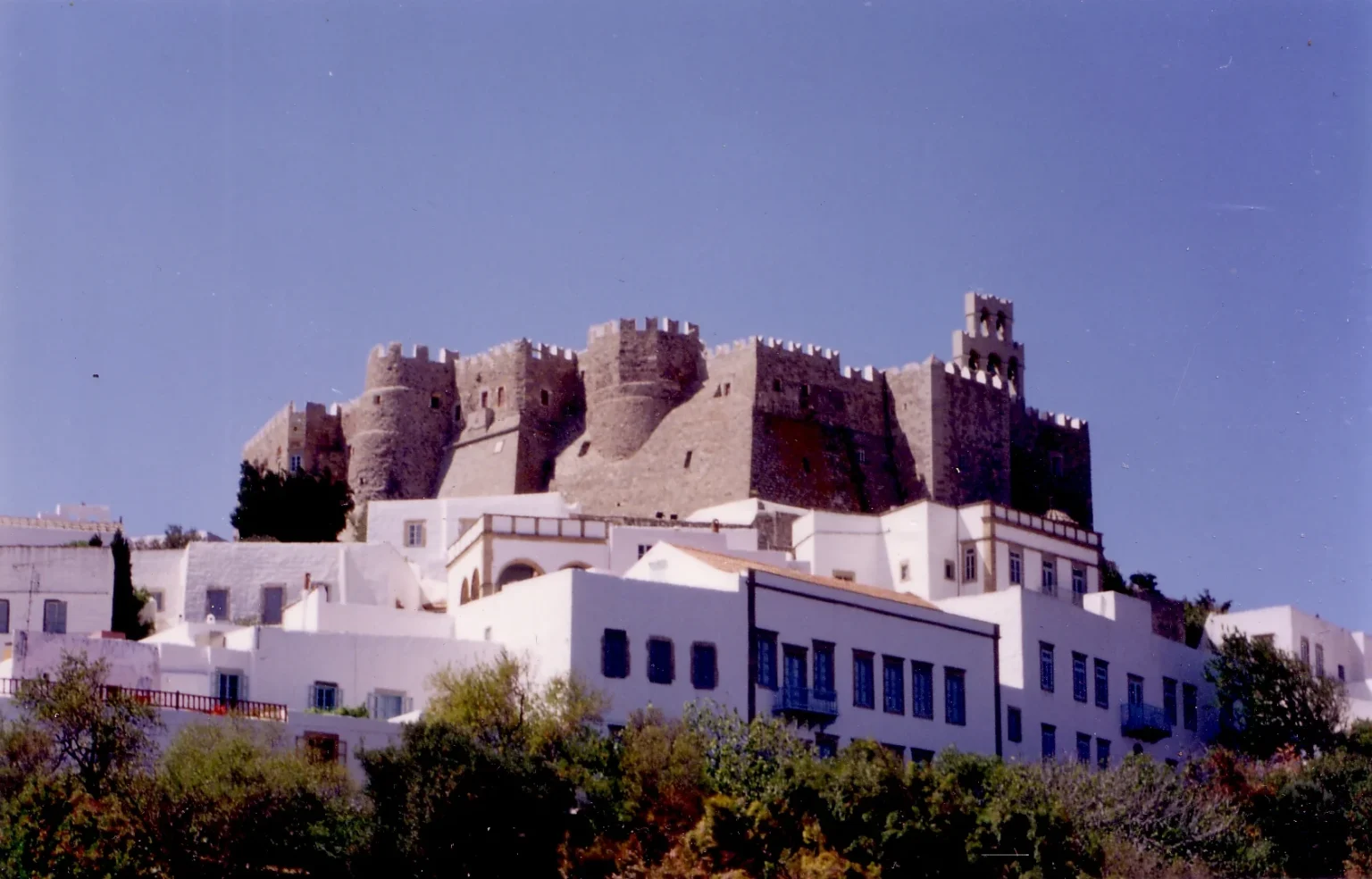 O Δήμος Πάτμου αποφάσισε το κλείσιμο όλων των σχολικών μονάδων την Παρασκευή, λόγω των έντονων καιρικών φαινομένων