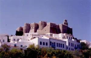 O Δήμος Πάτμου αποφάσισε το κλείσιμο όλων των σχολικών μονάδων την Παρασκευή, λόγω των έντονων καιρικών φαινομένων