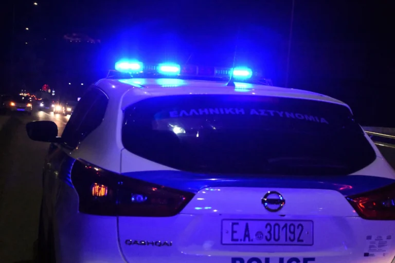 Λέρος: Συλλήψεις για κατάληψη αιγιαλού και παράβαση σε κατάστημα