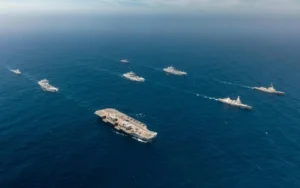 Βρετανία: Ισχυρή αρμάδα του Βασιλικού Ναυτικού πλέει προς Ασία