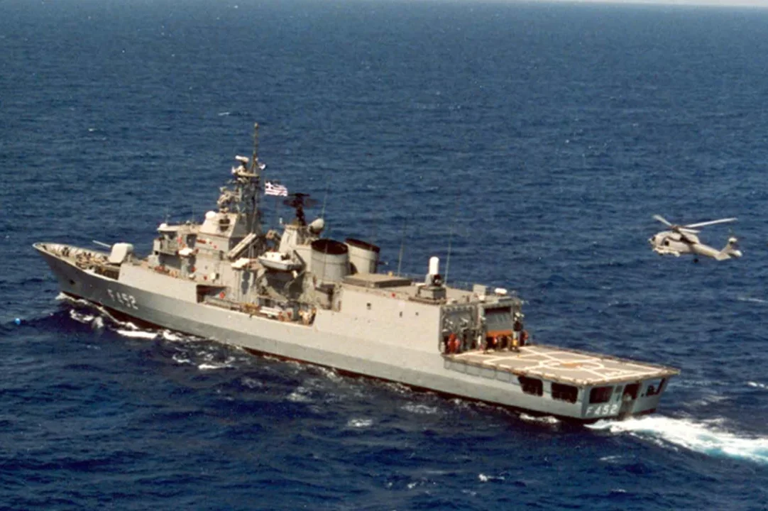 Τι συνέβη με το πρόστιμο για τη φρεγάτα ΥΔΡΑ στην διώρυγα του Σουέζ – Οι διευκρινίσεις του ΓΕΝ