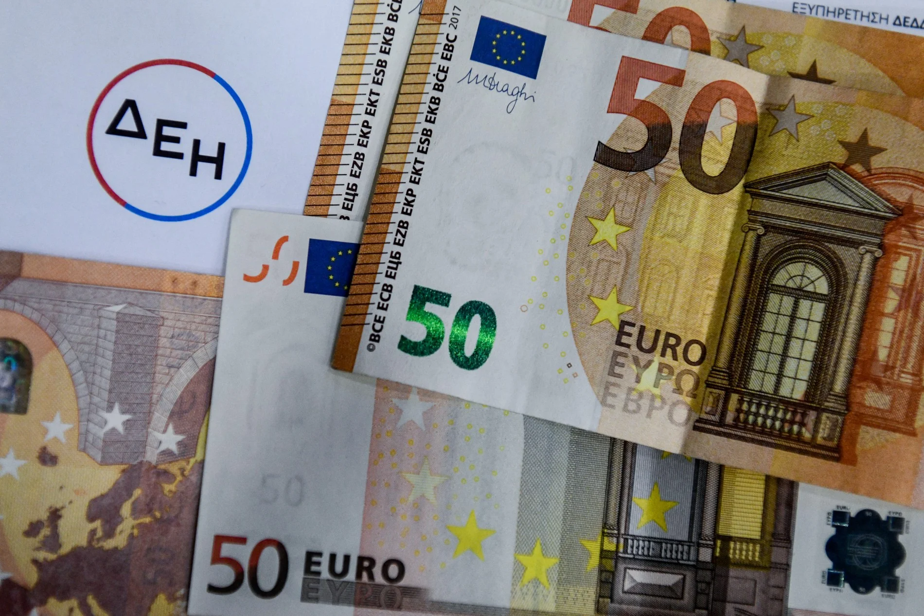 Ρεύμα: Ένα εκατ. πελάτες έφυγαν από το πράσινο τιμολόγιο, για μπλε και κίτρινους «προορισμούς» (γράφημα)