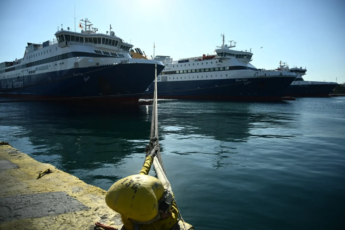 Πρωτομαγιά: Δεμένα τα πλοία στα λιμάνια