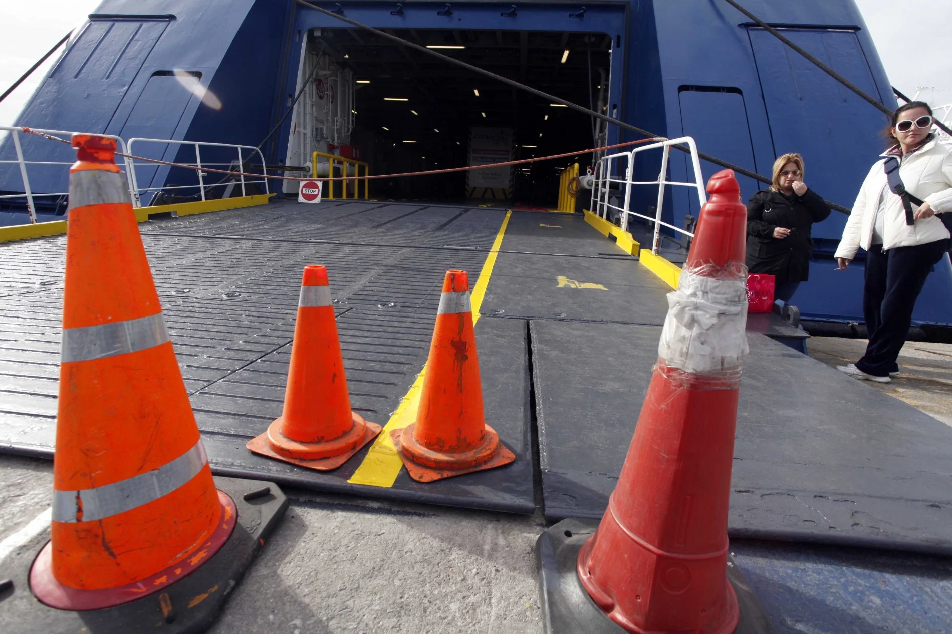 Πρωτομαγιά: Δεμένα τα πλοία στα λιμάνια