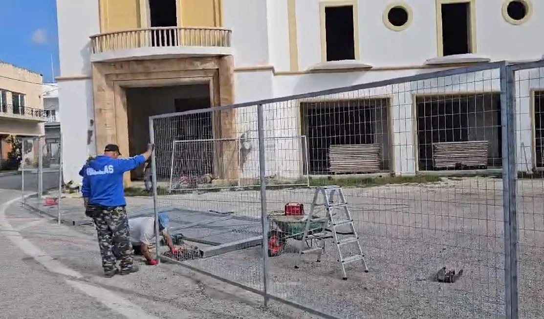 Ρεπορτάζ: Ξεκίνησαν οι εργασίες στο ιστορικό ξενοδοχείο “ΛΕΡΟΣ”