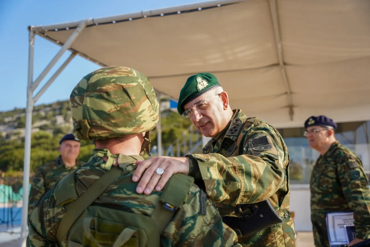 Τι έκανε ο αρχηγός ΓΕΕΘΑ στο Φαρμακονήσι