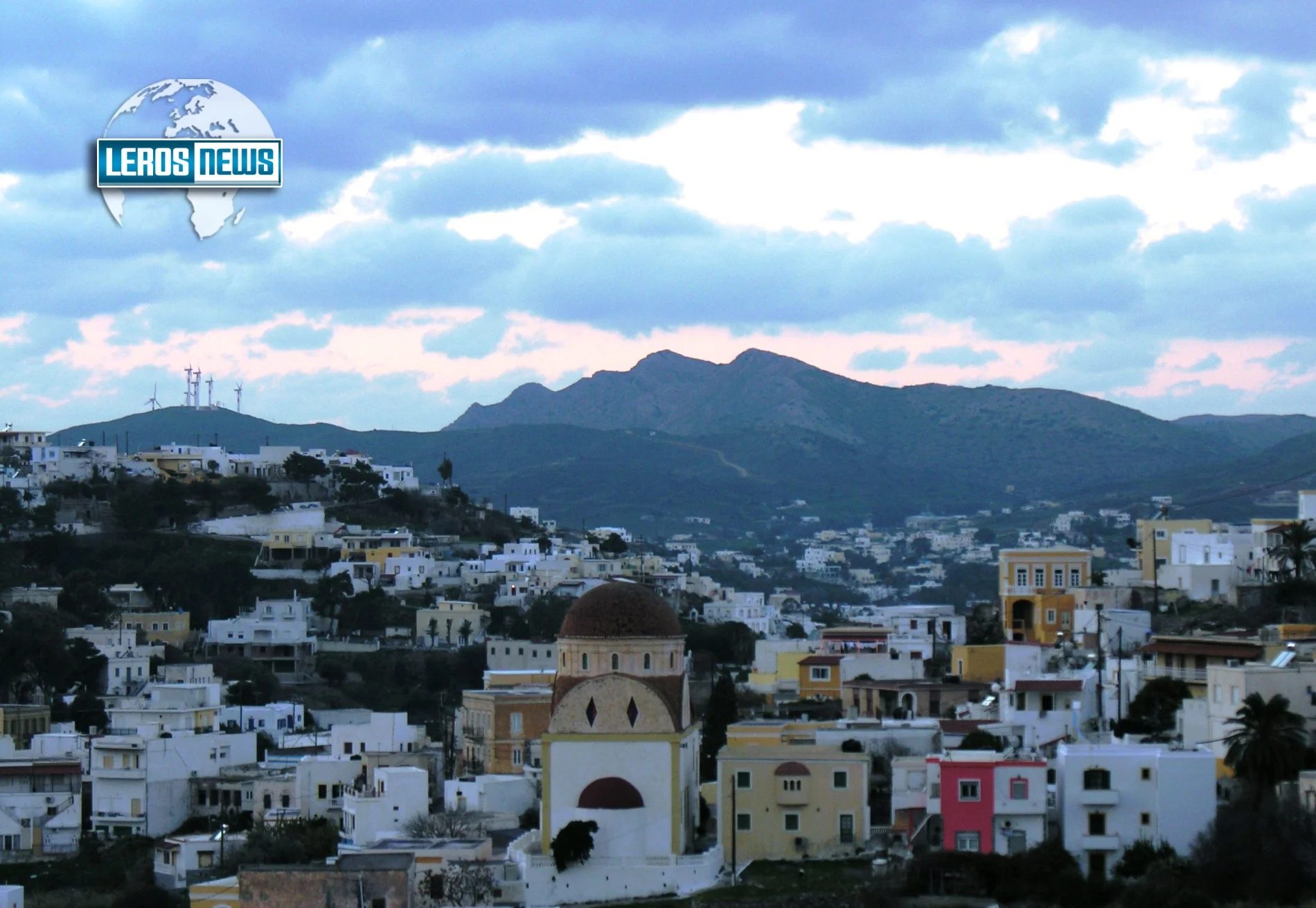 Βροχές και σποραδικές καταιγίδες την Κυριακή, πτώση θερμοκρασίας από Δευτέρα -Με τι καιρό θα κάνουμε Πρωτομαγιά