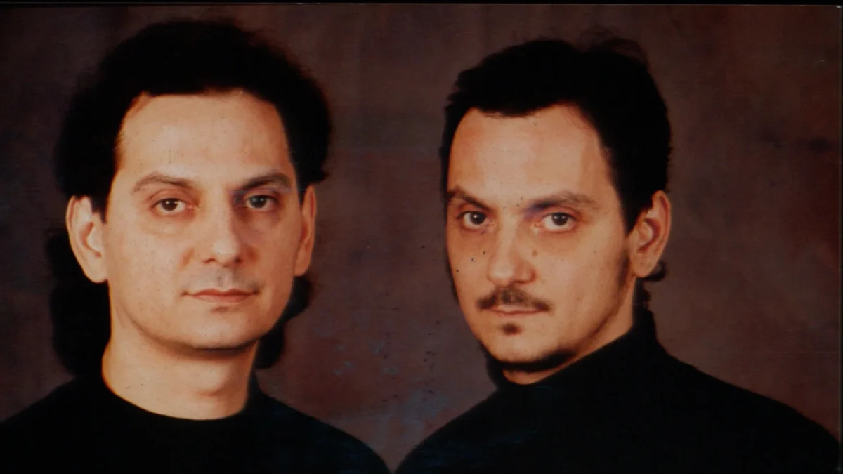 «Ζεστά Ποτά»: Ο δίσκος των αδελφών Κατσιμίχα που 40 χρόνια μετά δεν έχει ξεπεραστεί