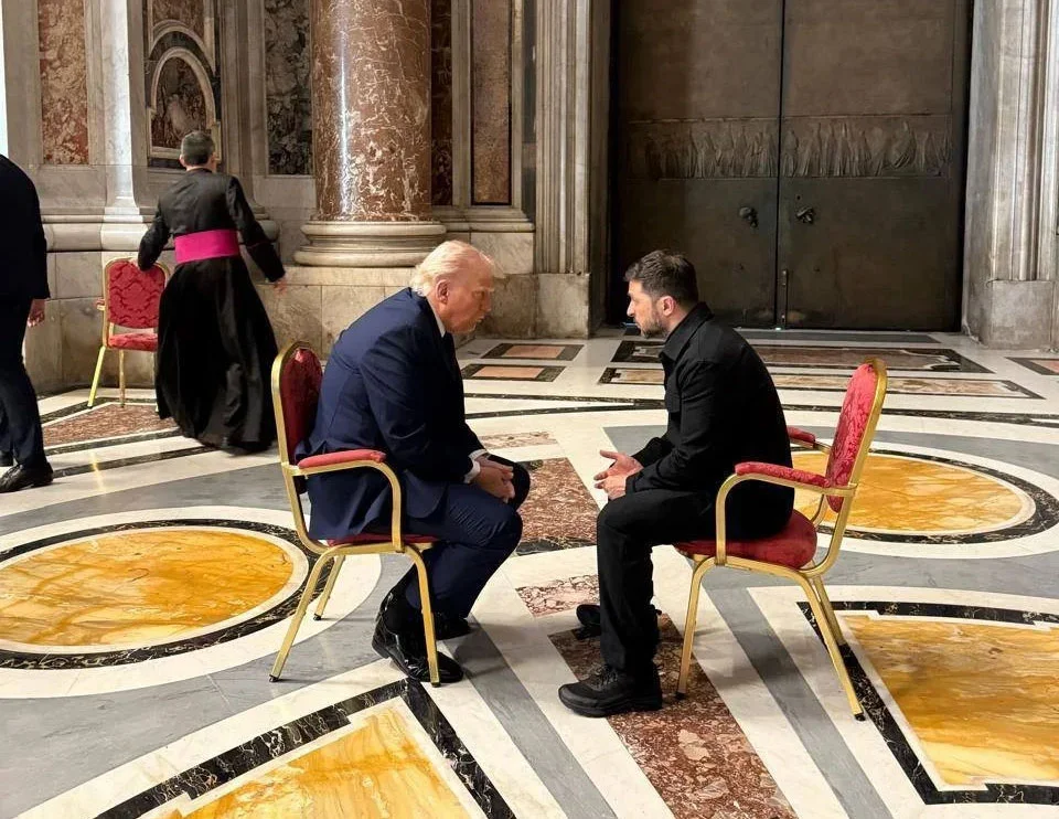 Τραμπ-Ζελένσκι συναντήθηκαν μέσα στην Βασιλική του Αγίου Πέτρου πριν από την κηδεία του Πάπα Φραγκίσκου
