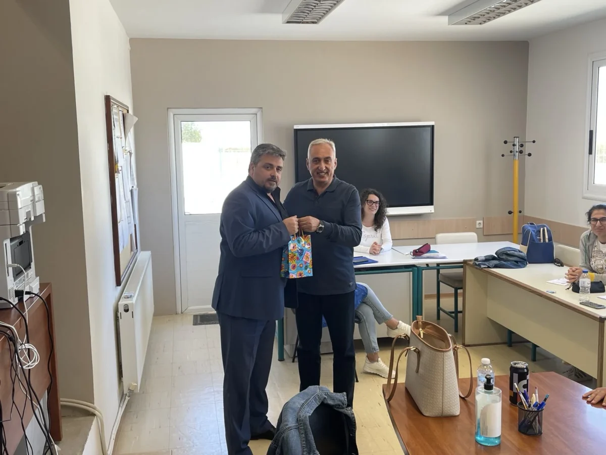 Συνάντηση εργασίας του Αντιπεριφερειάρχη  Παιδείας και Διά Βίου Μάθησης κ. Γιάννη Κρητικού