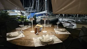 Λέρος: Σαλπάρει για το Καλοκαίρι το Skippers All Day Restaurant &#038; Cocktail Bar!