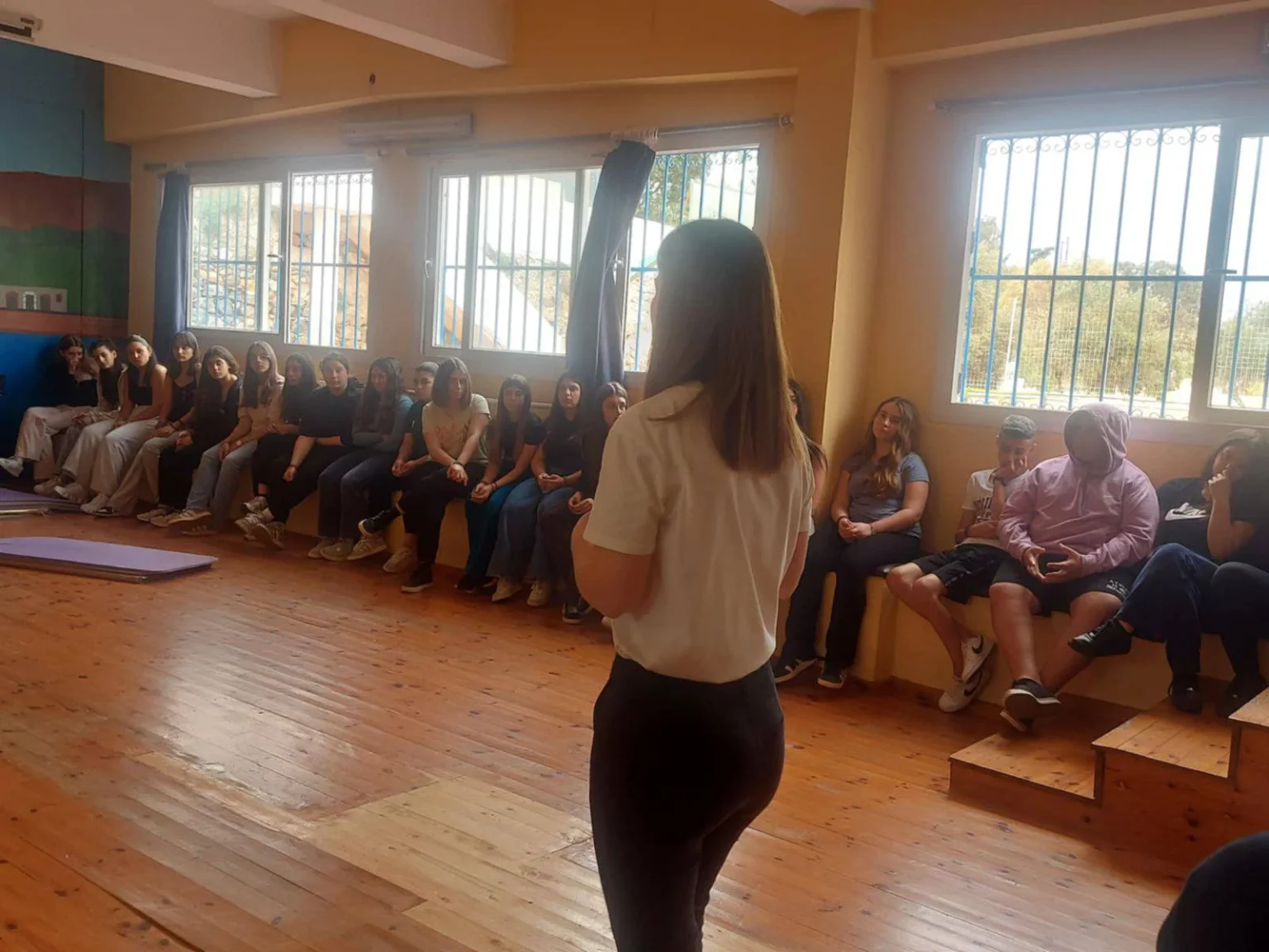 Leros: Visit by the social worker of the Community Centre at Bellenio Gymnasium