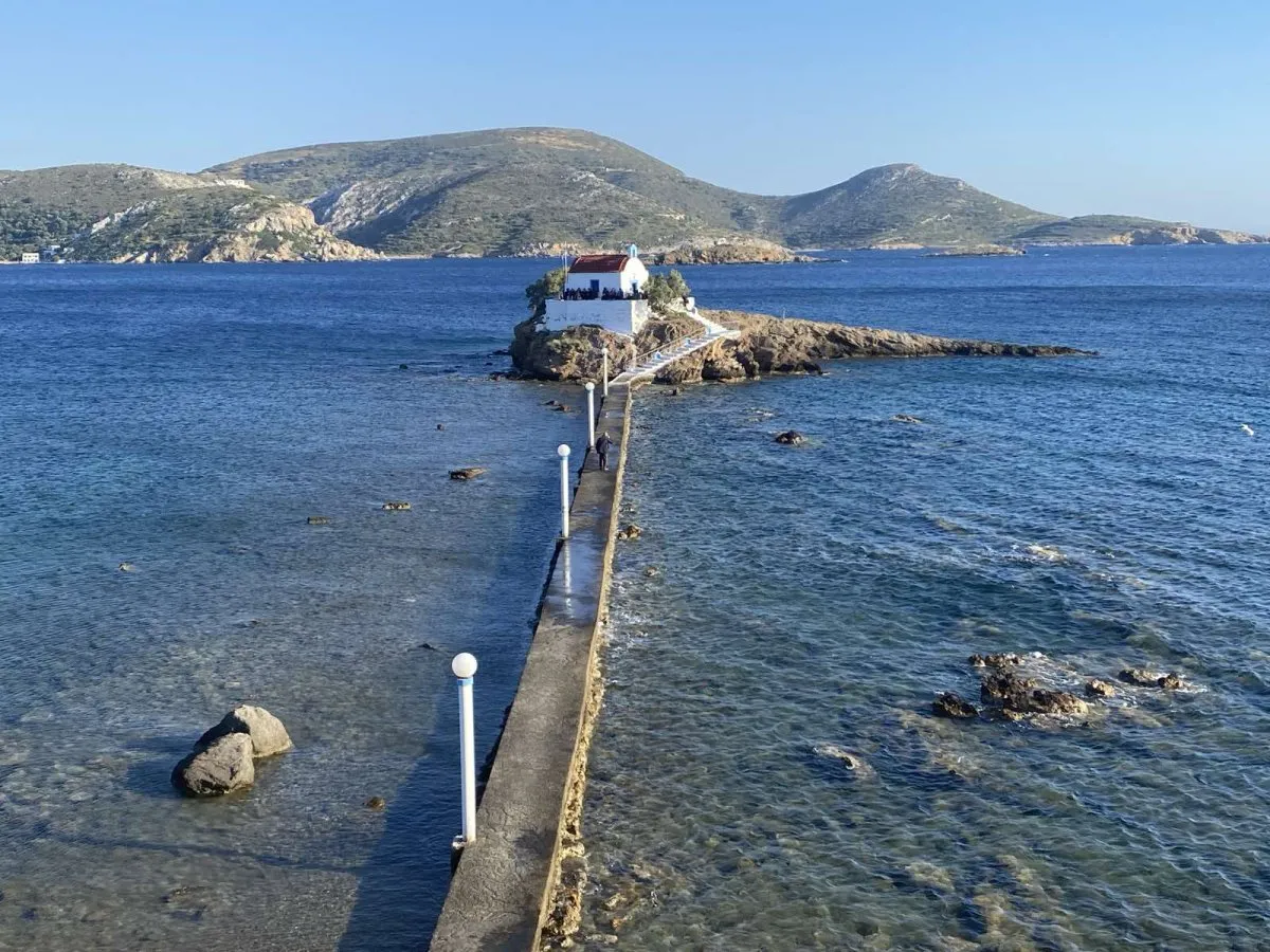 Λέρος: Με λαμπρότητα η εορτή του Αγίου Ισιδώρου στο γραφικό εξωκλήσι