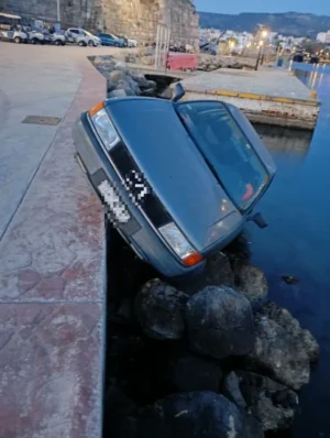 Πτώση οχήματος σε βραχώδη περιοχή στην Κω