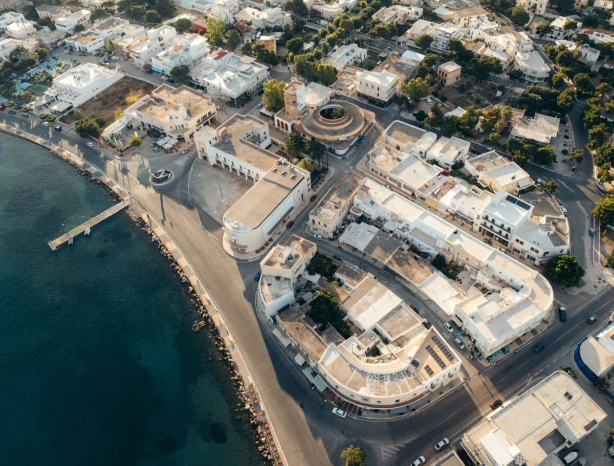 Λακκί Λέρου: Ένα αρχιτεκτονικό διαμάντι στο Αιγαίο