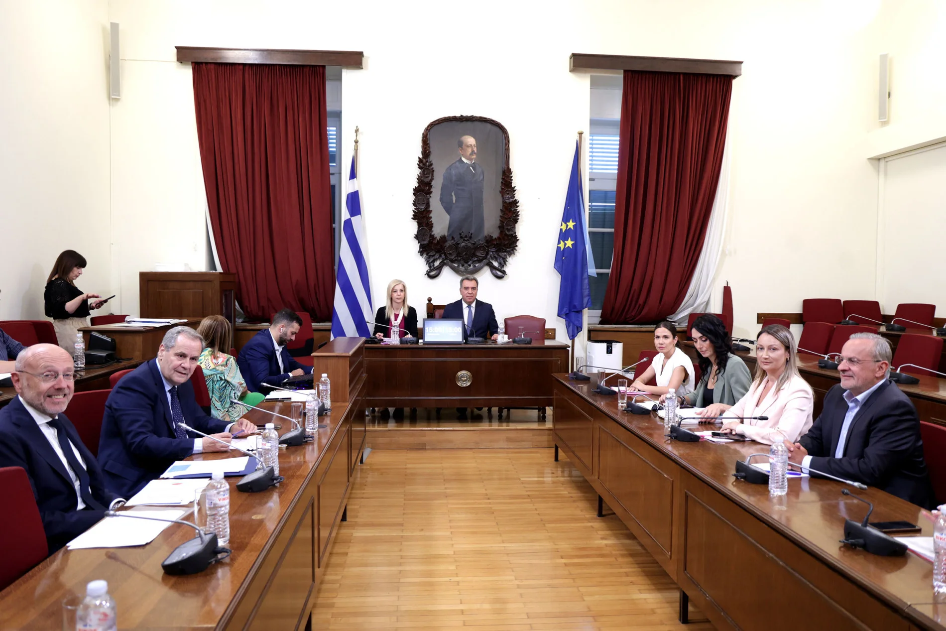 Μάνος Κόνσολας: «Αποτίμηση των πολιτικών για την δημόσια υγεία στα νησιά και ενίσχυση των μονάδων ψυχικής υγείας».