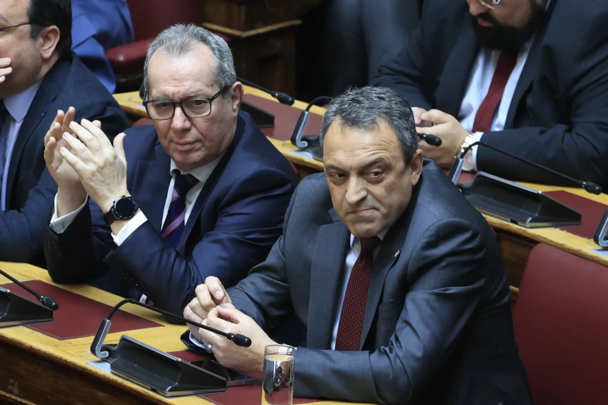 Βουλή: Πώς αλλάζει τις ισορροπίες η ιστορική απόφαση για τους «Σπαρτιάτες» – Πολιτική κόντρα για την πλειοψηφία των «149»