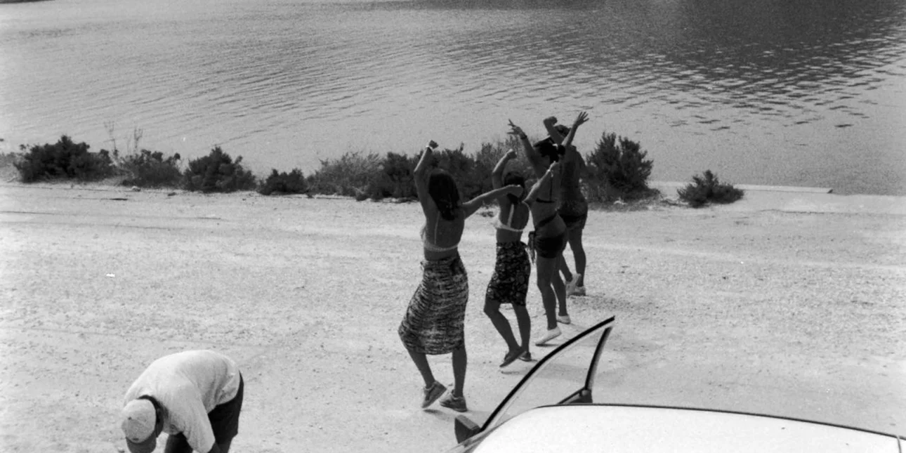 Ρετρό φωτογραφίες από καλοκαίρια στη Λέρο: Τουρίστες, ντόπιοι, παιχνίδια στα σοκάκια -Το Leros Project αρχίζει