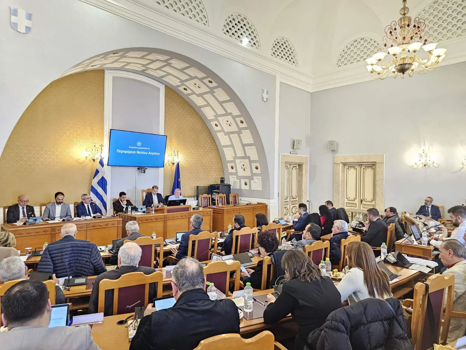 Στον “πάγο” βάζει η Περιφέρεια Ν. Αιγαίου έργα και δράσεις της Ρόδου λόγω της ασυνέπειας της ΔΕΥΑΡ