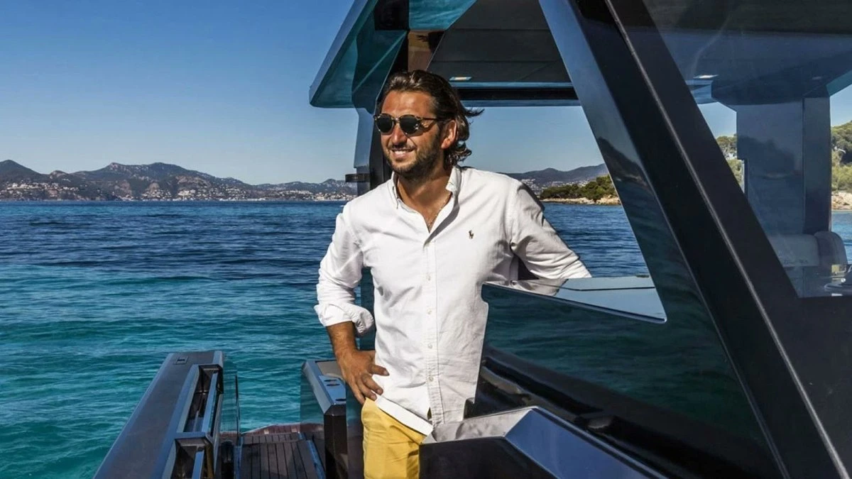 Μυστήριο με την εξαφάνιση Τούρκου επιχειρηματία που ταξίδευε προς τη Μύκονο – Βρέθηκε το σκάφος του διαλυμένο