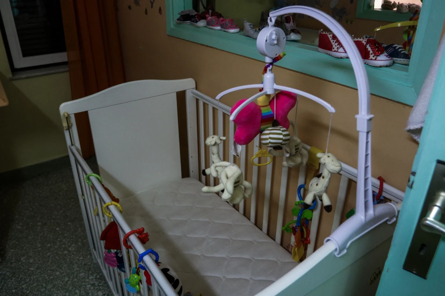 Δημογραφικό: Κατάρρευση γεννήσεων &#8211; Το 2023 γεννήθηκαν μόλις 72.300 παιδιά