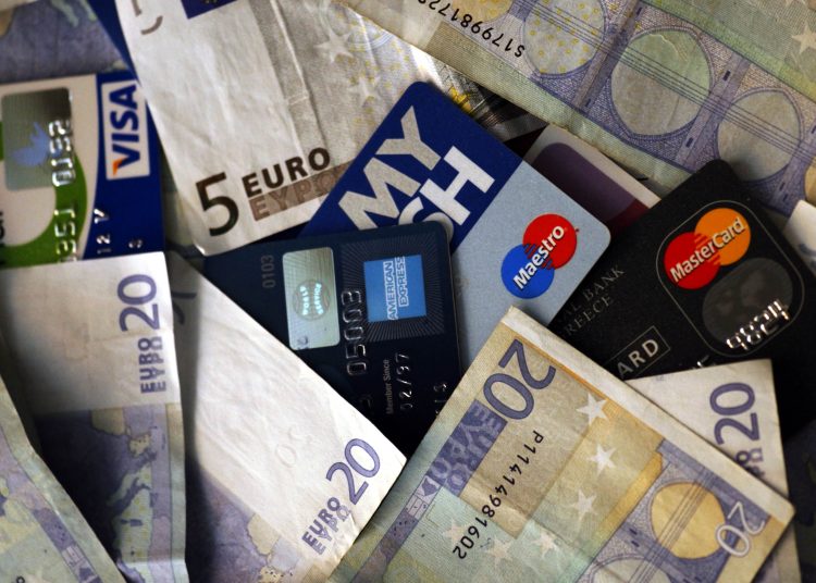 ×ÑÇÌÁÔÁ ÊÁÉ ÐÉÓÔÙÔÉÊÅÓ ÊÁÑÔÅÓ(EUROKINISSI/ÃÉÙÑÃÏÓ ÊÏÍÔÁÑÉÍÇÓ)