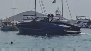 Στη Λέρο η &#8220;Lamborghini της θάλασσας&#8221; &#8211; Το υπερπολυτελές σκάφος των 4 εκατ. ευρώ