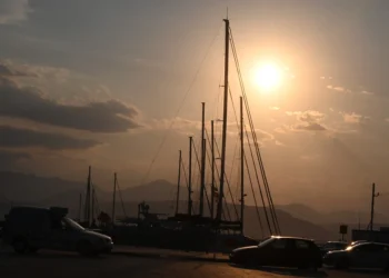 Καιρός: Προ των πυλών ο τελευταίος καύσωνας του καλοκαιριού