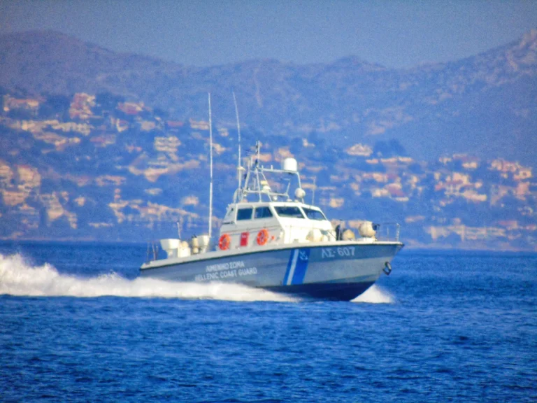 Κως: Προσάραξε γαλλικό ιστιοφόρο κοντά στην είσοδο της μαρίνας