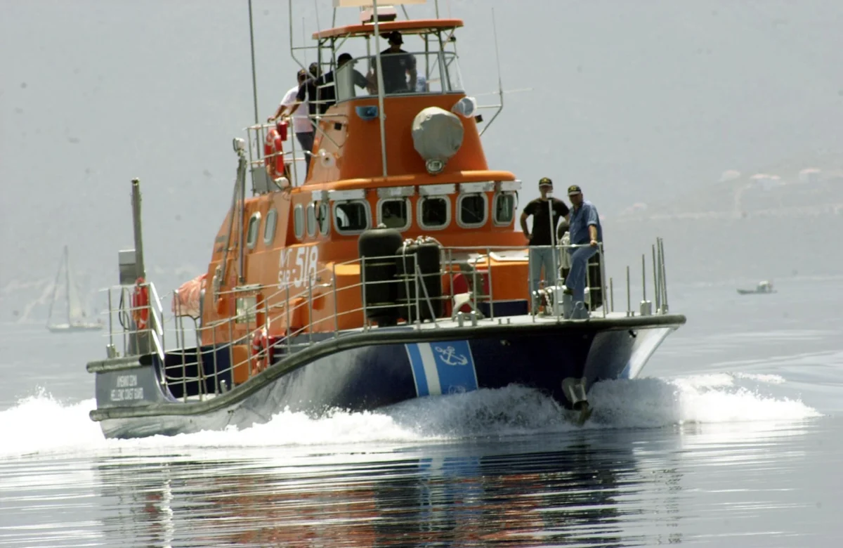 Θρίλερ στο Φαρμακονήσι: Καταδίωξη διακινητών και τραγωδία με νεκρή μετανάστρια